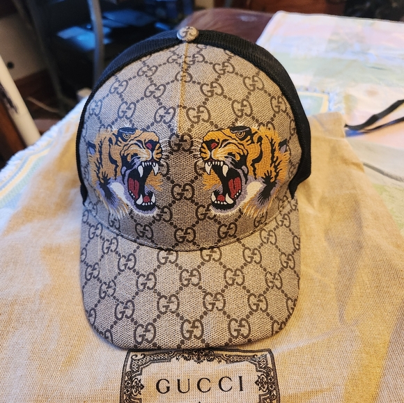 Gucci Other - M BASEBALL RAP GG SUPR. TIG. GUCCI/GUCCI DUSTBAG